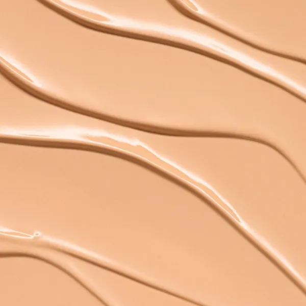 essence BRIGHTEN UP! Perfecting Primer tekutá podkladová báza pod make-up odtieň 02 Beige 20 ml