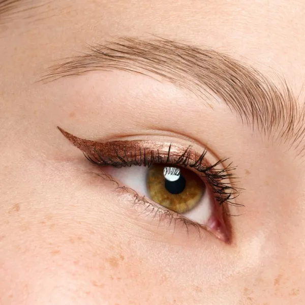 essence COLOUR it! metalická očná linka odtieň 01 Burnished Bronze 3 ml