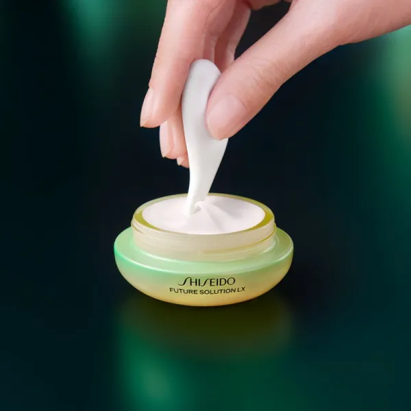 Shiseido Future Solution LX Legendary Enmei Ultimate Brillance Eye Cream omladzujúci a rozjasňujúci očný krém 15 ml