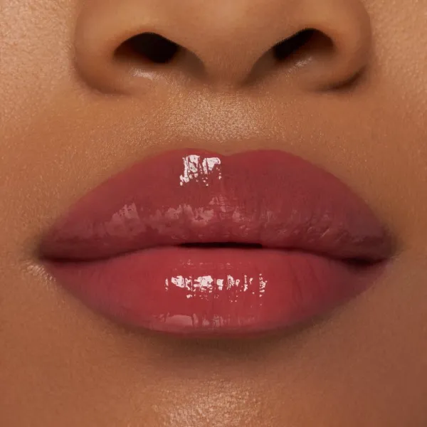 essence Glossy Glaze rúž s vysokým leskom odtieň 05 Maple Me Crazy 1.9 g