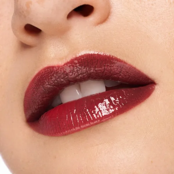 essence Hydra Kiss farba na pery odtieň 05 Chocolate Brown 4 ml