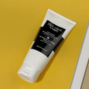 Hair Rituel by Sisley Revitalizing Volumizing Shampoo with Camellia oil šampón pre objem jemných vlasov bez sulfátov 200 ml