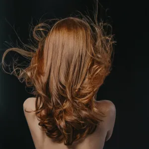 Hair Rituel by Sisley Revitalizing Volumizing Shampoo with Camellia oil šampón pre objem jemných vlasov bez sulfátov 200 ml