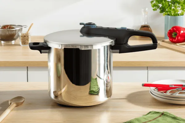 Tlakový hrniec Tefal Secure Trendy 8 l P2584401 Nerezový/Čierny