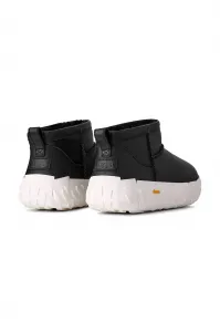 Semišové snehule UGG Cl Ultra Mini Wrap Tech Noir