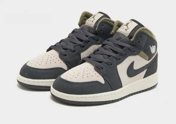 Air Jordan 1 Mid