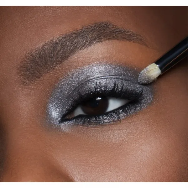 MAC Cosmetics Extra Dimension Eye Shadow intenzívne očné tiene odtieň Evening Grey 1.3 g