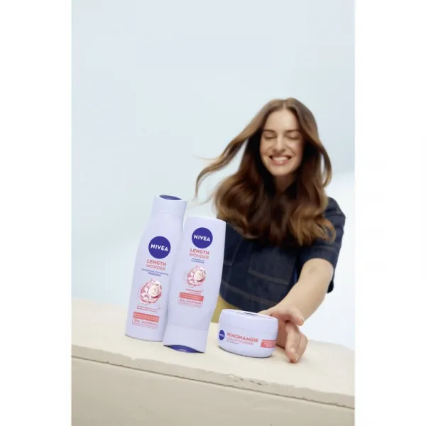 NIVEA Length Wonder posilňujúci šampón na rozstrapkané končeky vlasov 400 ml