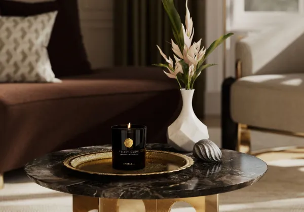 Velvet Oudh Scented Candle