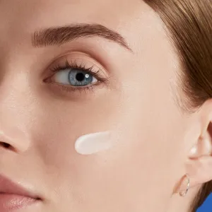 Biotherm Aqua Glow Super Concentrate rozjasňujúci fluid 50 ml