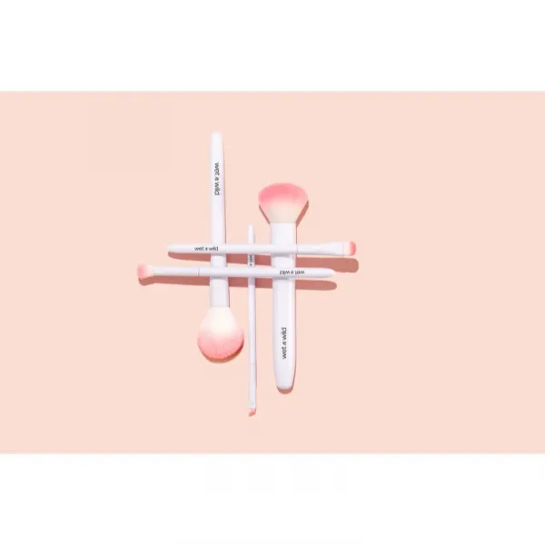 Wet n Wild Essential Small Concealer Brush štetec na korektor malý 1 ks