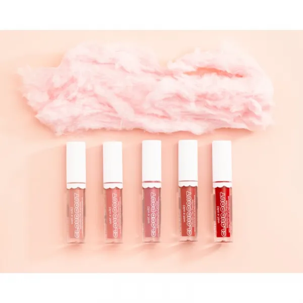 Wet n Wild Cloud Pout Marshmallow Lip Mousse tekutý rúž odtieň Fluff You 3 ml