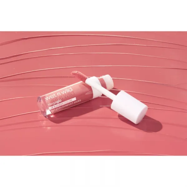 Wet n Wild MegaGlo krémový rúž na pery a líca odtieň Rosy Romance 6,5 ml