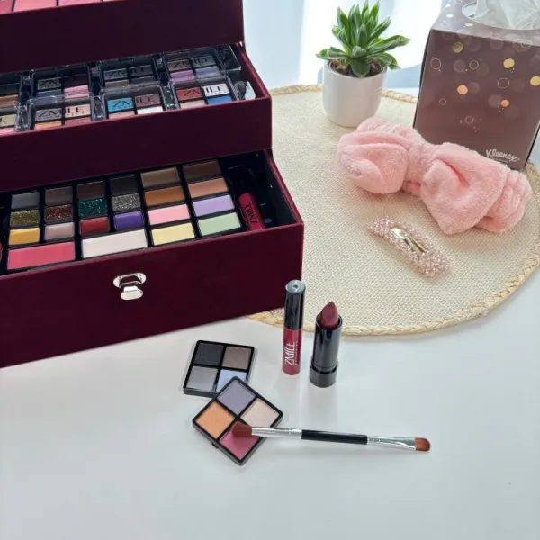ZMILE COSMETICS Beauty Case Velvety kozmetický kufrík Dark Berry
