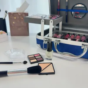 ZMILE COSMETICS Traveller Blue kozmetický kufrík