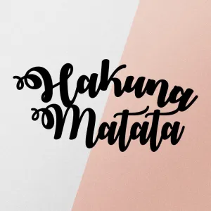 Dekoratívny kovový doplnok na stenu Hakuna Matata