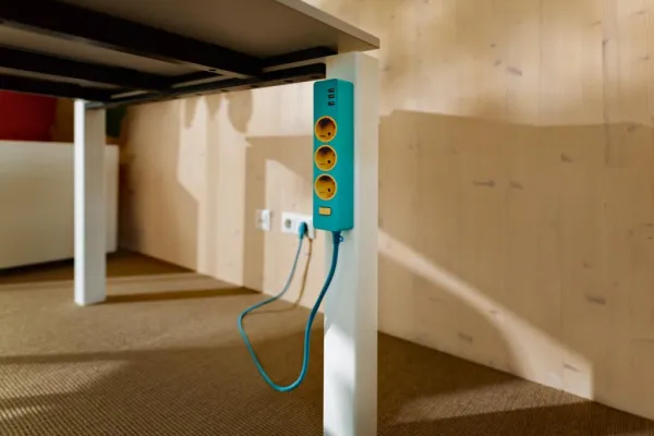 tesa Univerzálna obojstranná páska s technológiou Nano Power, 3 m x 30 mm