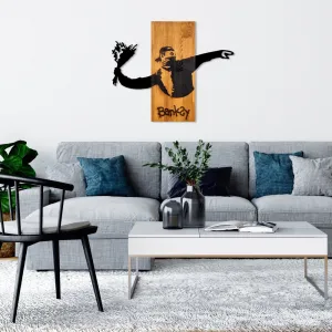 Dekoratívny drevený doplnok na stenu Banksy - Flower Thrower