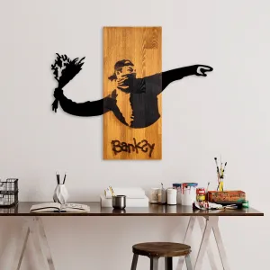 Dekoratívny drevený doplnok na stenu Banksy - Flower Thrower