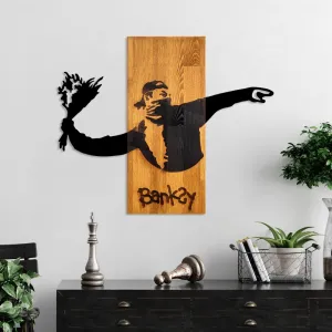Dekoratívny drevený doplnok na stenu Banksy - Flower Thrower