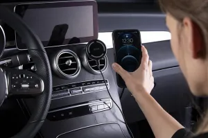 EPICO bezdrôtová autonabíjačka 15W s podporou uchytenia MagSafe as adaptérom v balení