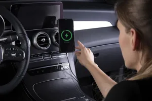 EPICO bezdrôtová autonabíjačka 15W s podporou uchytenia MagSafe as adaptérom v balení
