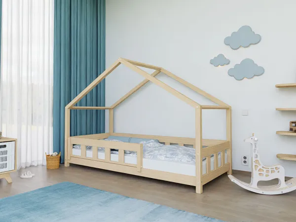 Benlemi Domčeková posteľ PLOTTY s predným štítom Zvoľte farbu: Biela, Zvoľte rozmer: 90x190 cm, Zvoľte zábranu: S otvoreným vstupom