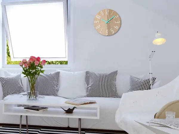 ModernClock Dřevěné nástěnné hodiny Slim 33 cm bílé/mint/hnědé
