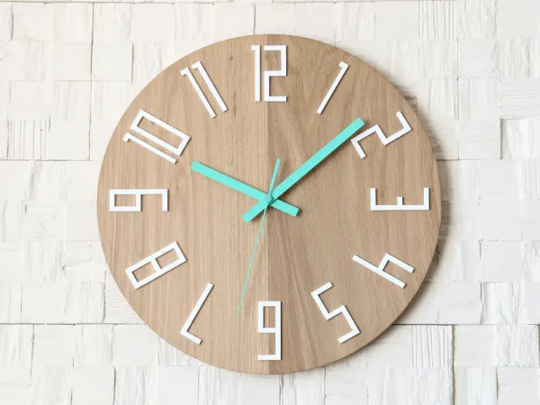ModernClock Dřevěné nástěnné hodiny Slim 33 cm bílé/mint/hnědé