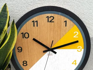 ModernClock Drevené nástenné hodiny Paris 33 cm žlté/čierne