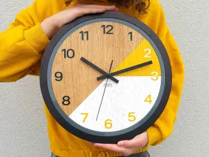 ModernClock Drevené nástenné hodiny Paris 33 cm žlté/čierne