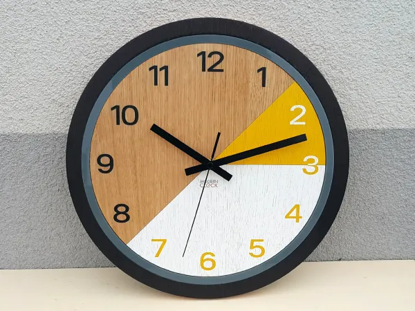 ModernClock Drevené nástenné hodiny Paris 33 cm žlté/čierne