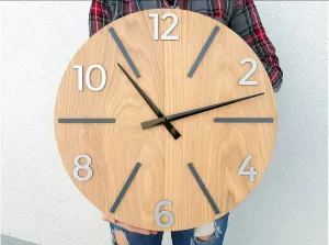 ModernClock Drevené nástenné hodiny Aksel 60 cm dub prírodný/čierny/šedý