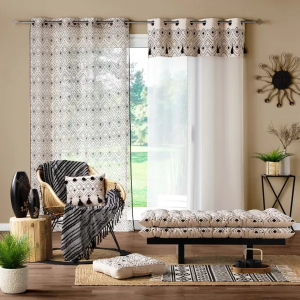 Douceur d'interieur Dekoratívny vankúš NALIKA 40 cm krémová/čierna