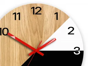 ModernClock Drevené nástenné hodiny Texas 33 cm čierne/červené