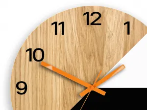 ModernClock Drevené nástenné hodiny Texas 33 cm čierne/oranžové