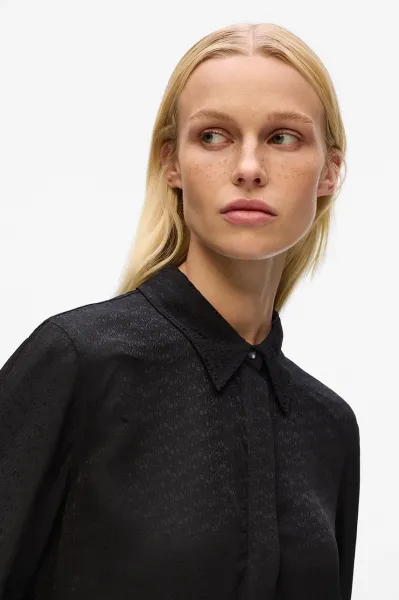 Blúzka Karl Lagerfeld Logo Jacquard Fluid Blouse Elongated Logo Black Aop