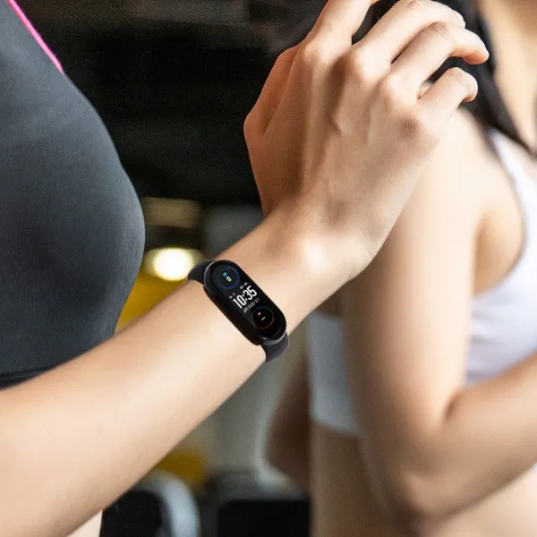 Tech-Protect Defense 360 puzdro s ochranným sklom na Xiaomi Mi Smart Band 7, čierne