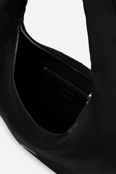 Kabelka Karl Lagerfeld Jeans Klj Glossy Nylon Hobo Black