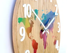 ModernClock Drevené nástenné hodiny Mapa Drevo 33 cm hnedé/farebné
