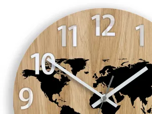 ModernClock Drevené nástenné hodiny Mapa Drevo 33 cm hnedé/čierne