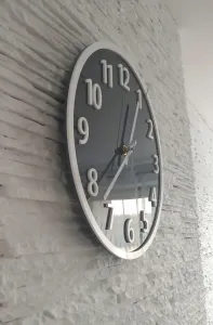 ModernClock Nástenné hodiny Louis 30 cm šedé