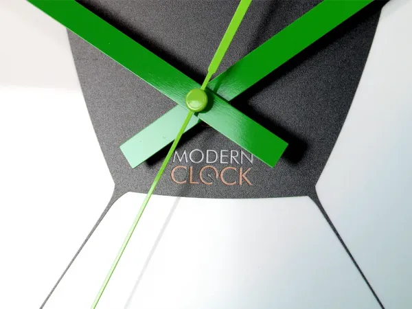 ModernClock Dětské nástěnné hodiny Fotbal 30 cm černobílé