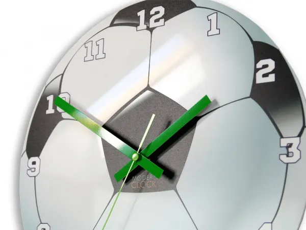 ModernClock Dětské nástěnné hodiny Fotbal 30 cm černobílé