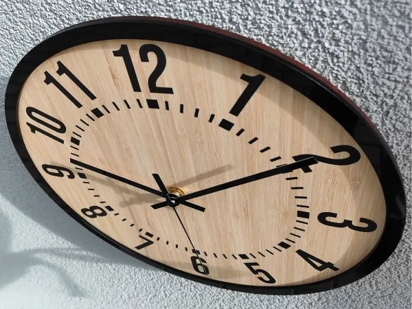 ModernClock Bambusové nástenné hodiny Bruno 30 cm hnedé/čierne