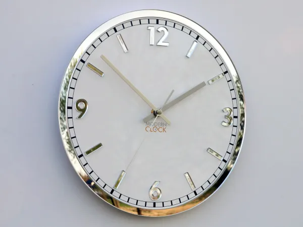 ModernClock Nástenné hodiny solárne 30 cm zrkadlové