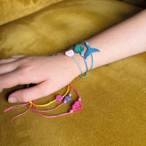 Výroba šperkov – mini makramé náramky