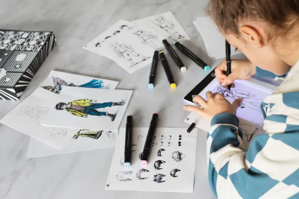 Artissimo – Kresliaci tablet s podsvietením – Manga postavy