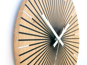 ModernClock Drevené nástenné hodiny Arian 33 cm dub prírodný/čierny