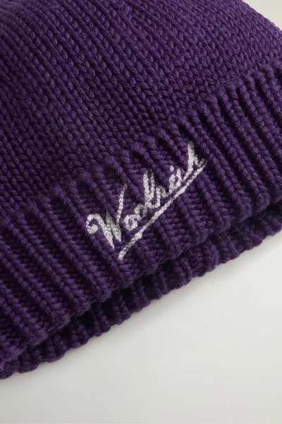 Čapica Woolrich Merino Wool Logo Beanie Grape